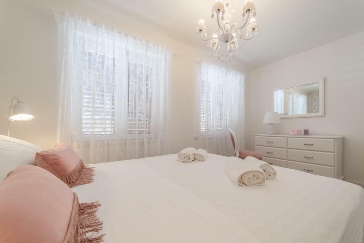Mary Ann Apartment 2 챠브타트 외부 사진